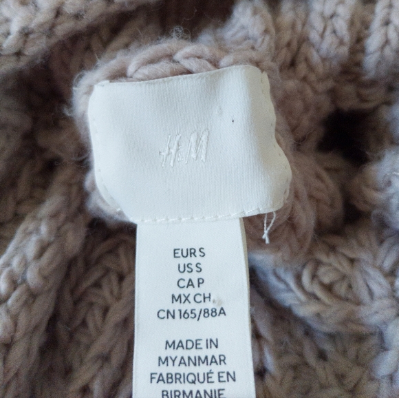 H&M High Neck Ribbed Sweater Size Small - Picture 3 of 7